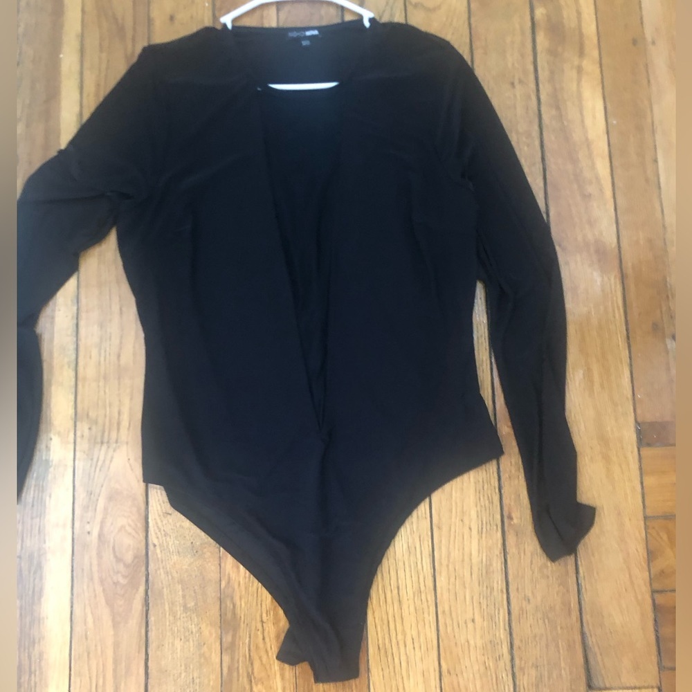 Fashion Nova Deep V-Neck Long Sleeve Bodysuit - Picture 3 of 3